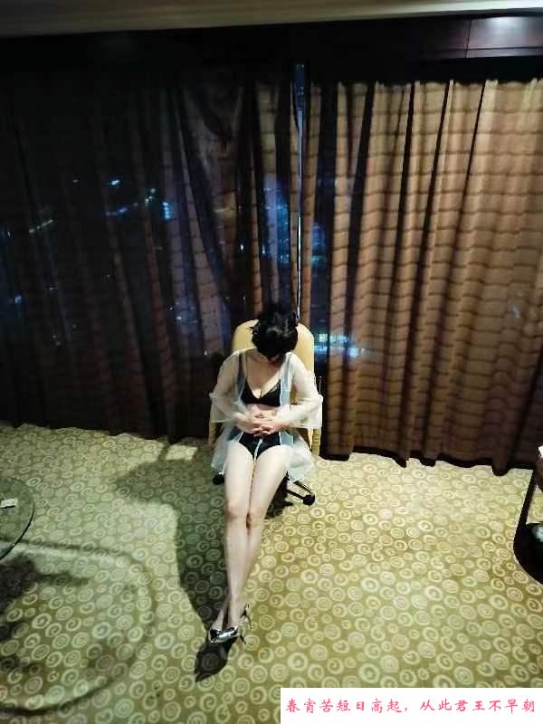 鼓楼气质长腿姐姐 第2张