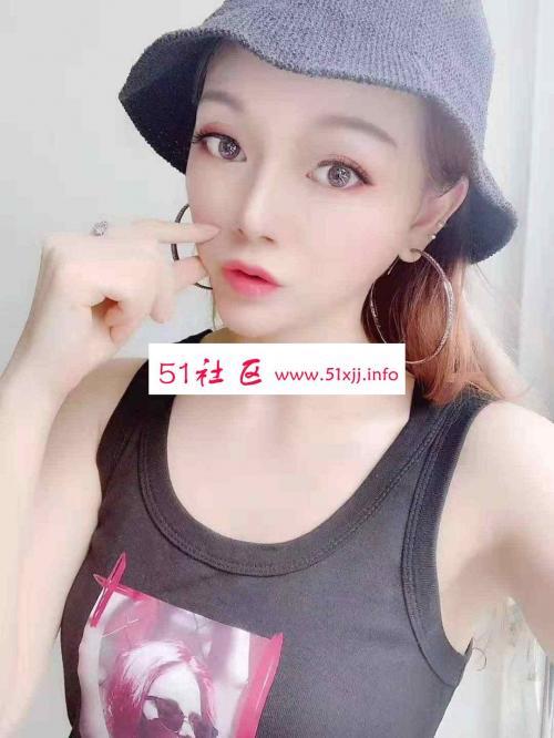 高挑小美女芯儿 第1张